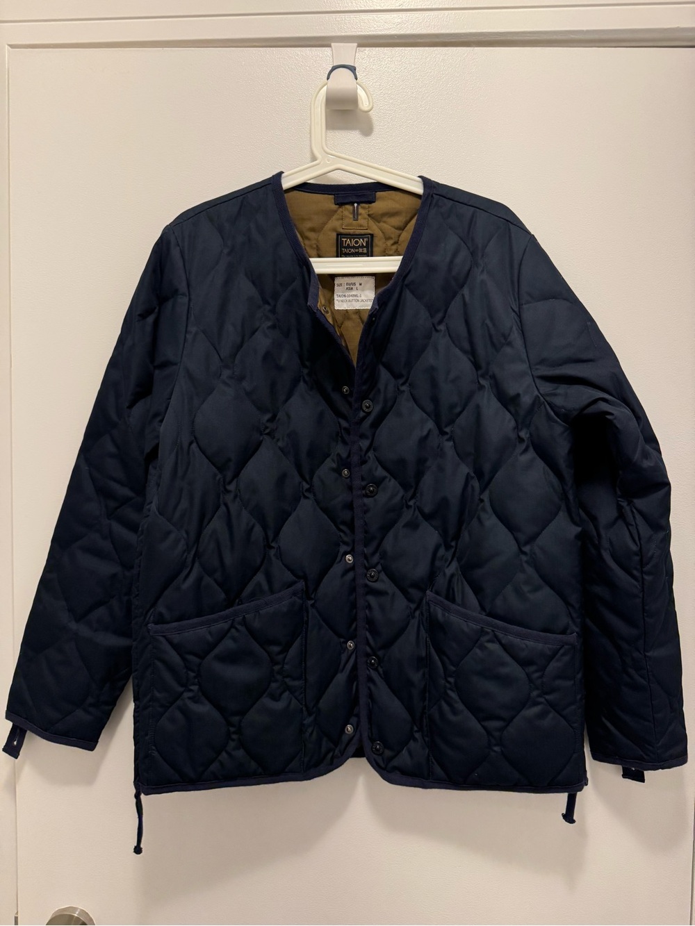 TAION - Unisex Military Crew Neck Down Jacket | Size Large